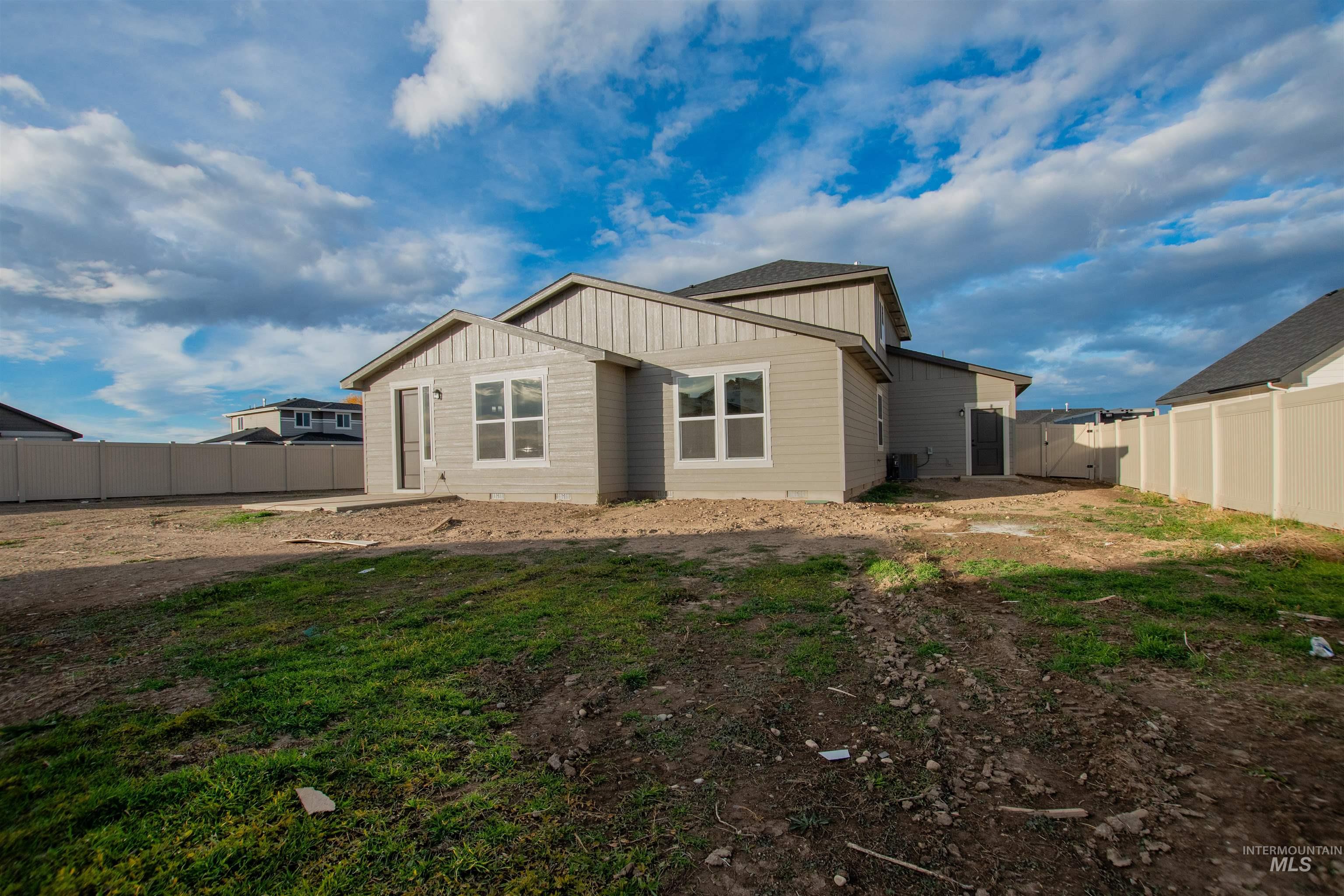 438 October Sky, New Plymouth, Idaho 83655, 5 Bedrooms, 2.5 Bathrooms, Residential For Sale, Price $465,000,MLS 98972572