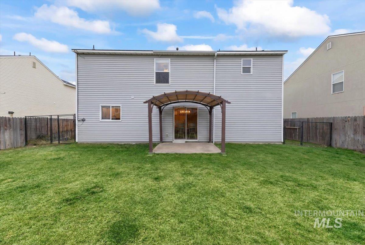 262 E Willowcreek Dr, Middleton, Idaho 83644, 4 Bedrooms, 2.5 Bathrooms, Residential For Sale, Price $410,000,MLS 98972575