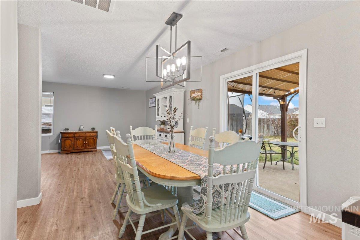 262 E Willowcreek Dr, Middleton, Idaho 83644, 4 Bedrooms, 2.5 Bathrooms, Residential For Sale, Price $410,000,MLS 98972575