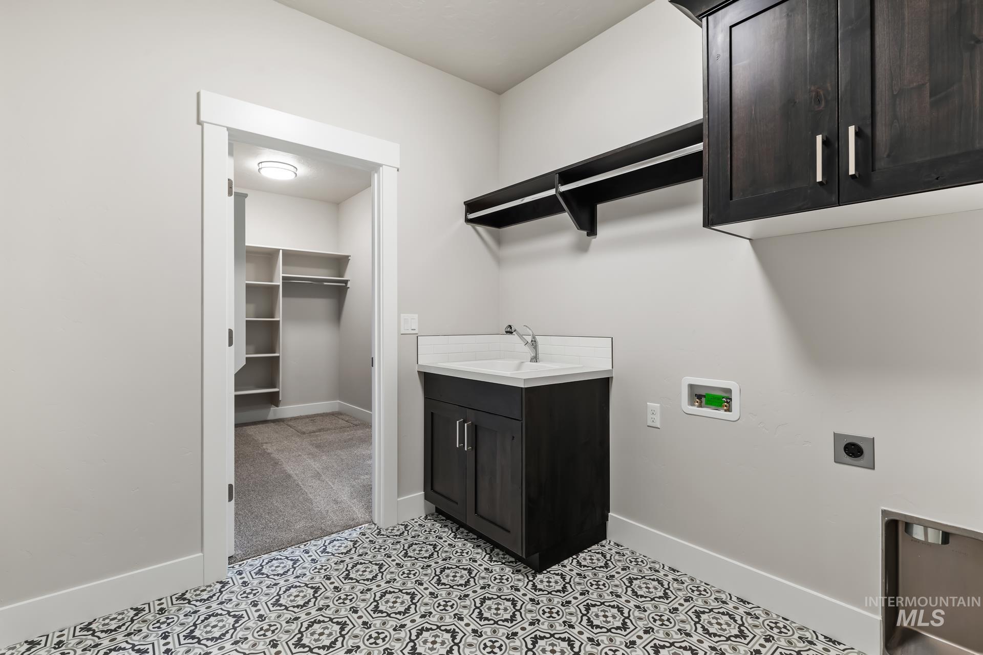 385 S Strut Way, Boise, Idaho 83716, 3 Bedrooms, 2.5 Bathrooms, Residential For Sale, Price $724,900,MLS 98972576