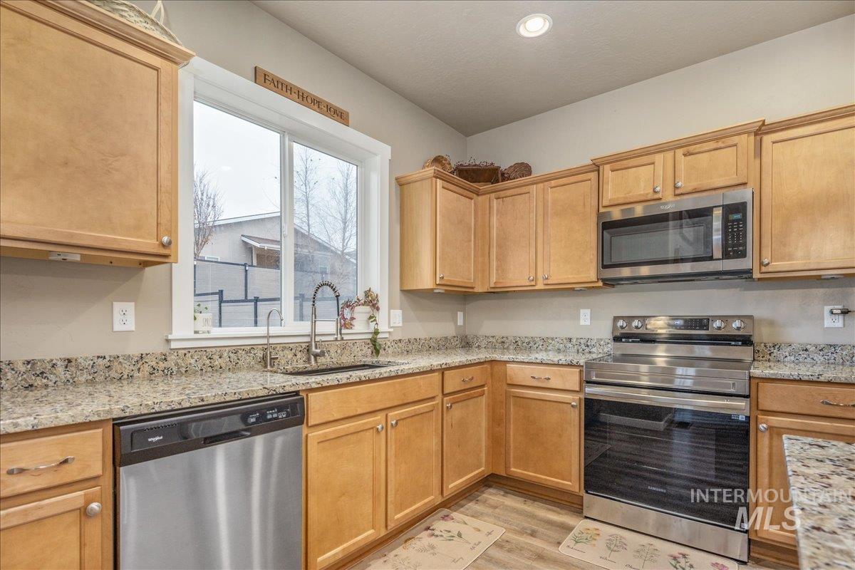 5668 W Old Ranch St, Boise, Idaho 83714, 3 Bedrooms, 2 Bathrooms, Residential For Sale, Price $469,000,MLS 98972577