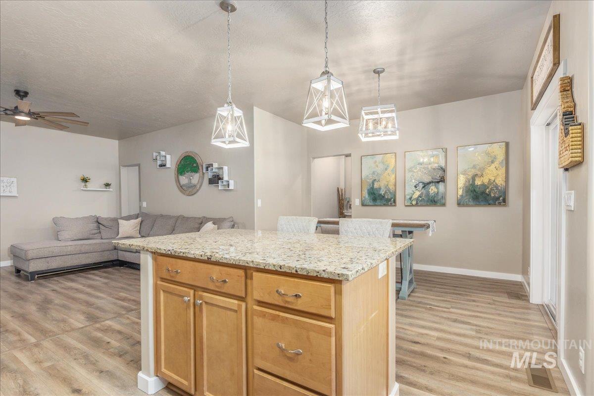 5668 W Old Ranch St, Boise, Idaho 83714, 3 Bedrooms, 2 Bathrooms, Residential For Sale, Price $469,000,MLS 98972577