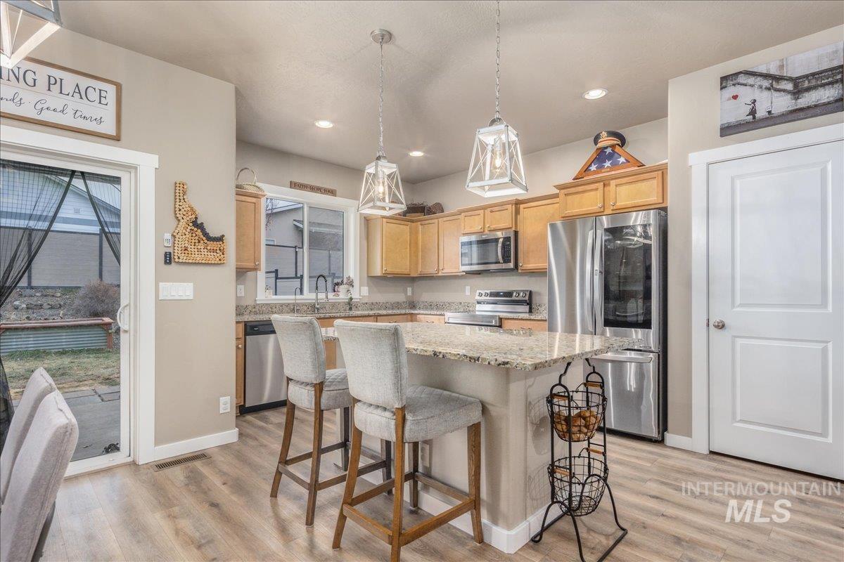 5668 W Old Ranch St, Boise, Idaho 83714, 3 Bedrooms, 2 Bathrooms, Residential For Sale, Price $469,000,MLS 98972577