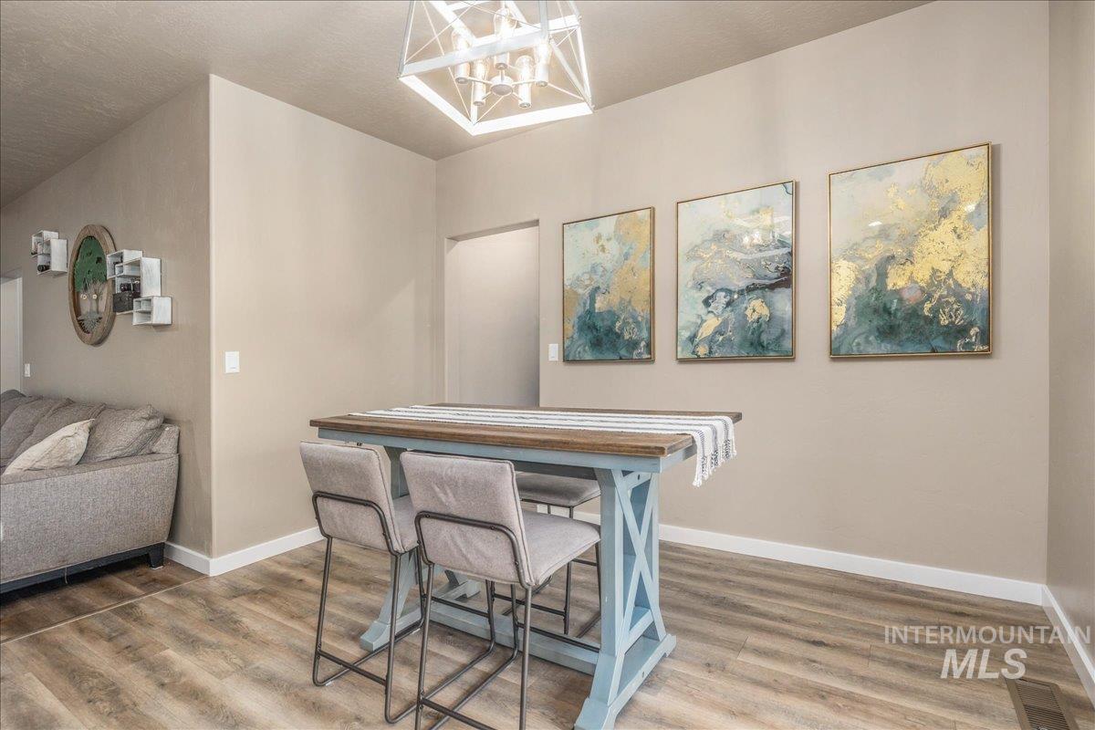 5668 W Old Ranch St, Boise, Idaho 83714, 3 Bedrooms, 2 Bathrooms, Residential For Sale, Price $469,000,MLS 98972577