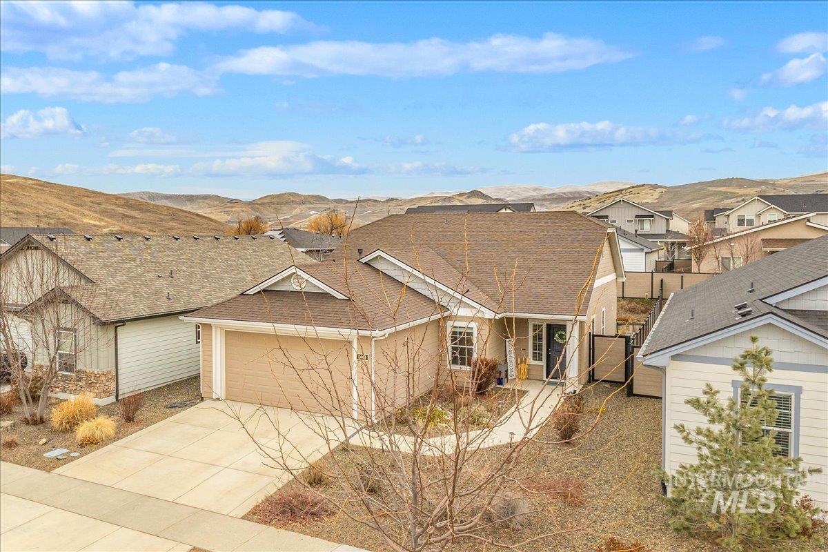 5668 W Old Ranch St, Boise, Idaho 83714, 3 Bedrooms, 2 Bathrooms, Residential For Sale, Price $469,000,MLS 98972577