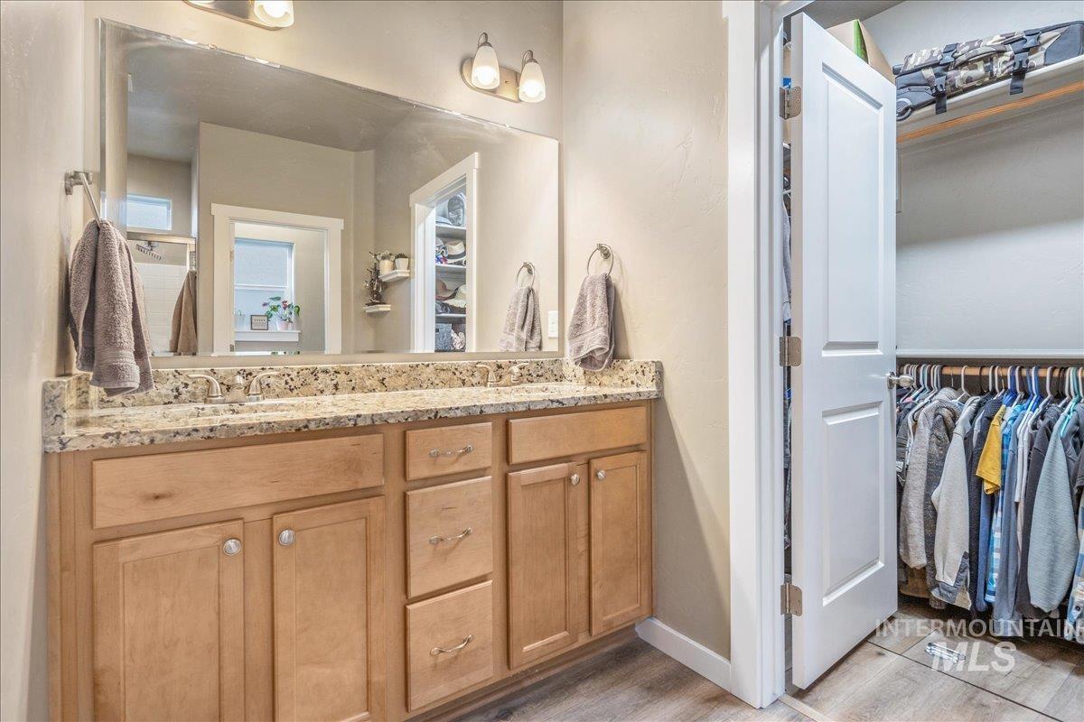 5668 W Old Ranch St, Boise, Idaho 83714, 3 Bedrooms, 2 Bathrooms, Residential For Sale, Price $469,000,MLS 98972577