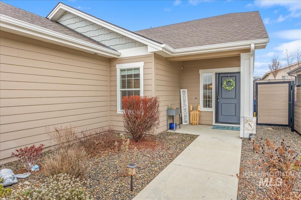 5668 W Old Ranch St, Boise, Idaho 83714, 3 Bedrooms, 2 Bathrooms, Residential For Sale, Price $469,000,MLS 98972577