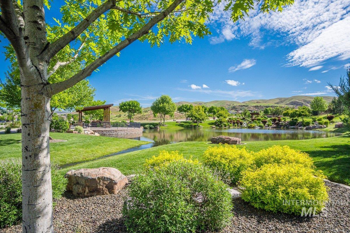 5668 W Old Ranch St, Boise, Idaho 83714, 3 Bedrooms, 2 Bathrooms, Residential For Sale, Price $469,000,MLS 98972577