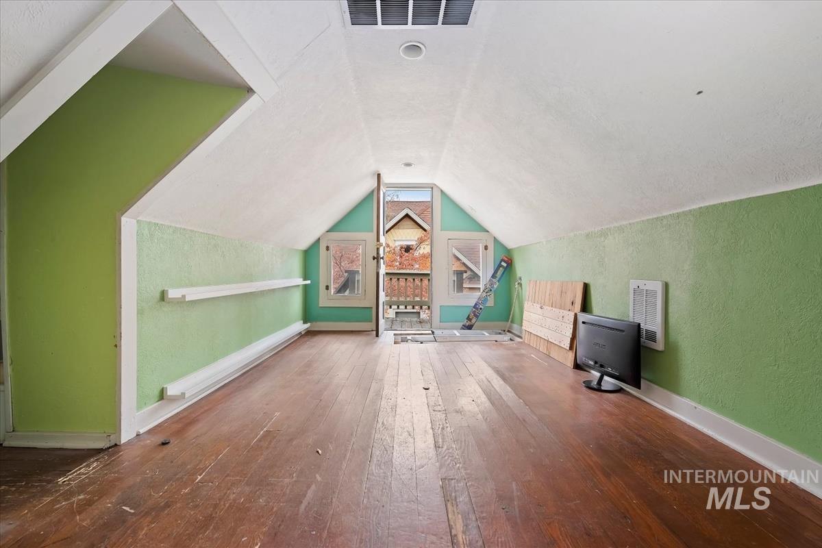 1310 N 11th St, Boise, Idaho 83702, 2 Bedrooms, 2 Bathrooms, Residential For Sale, Price $699,900,MLS 98972580