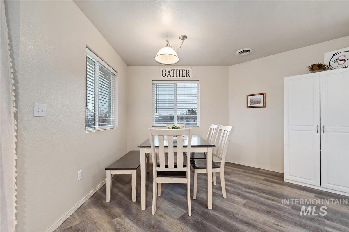 1894 E Deerhill Dr, Meridian, Idaho 83642, 4 Bedrooms, 2.5 Bathrooms, Residential For Sale, Price $499,999,MLS 98972581