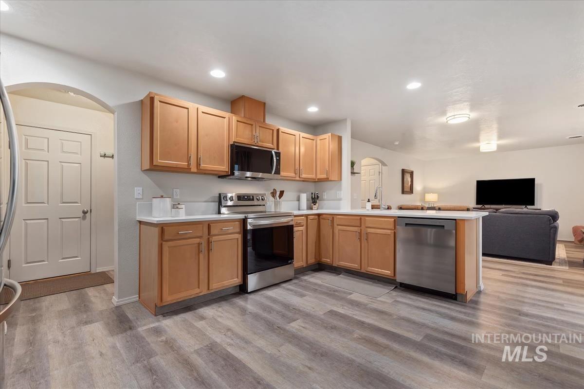 1894 E Deerhill Dr, Meridian, Idaho 83642, 4 Bedrooms, 2.5 Bathrooms, Residential For Sale, Price $499,999,MLS 98972581