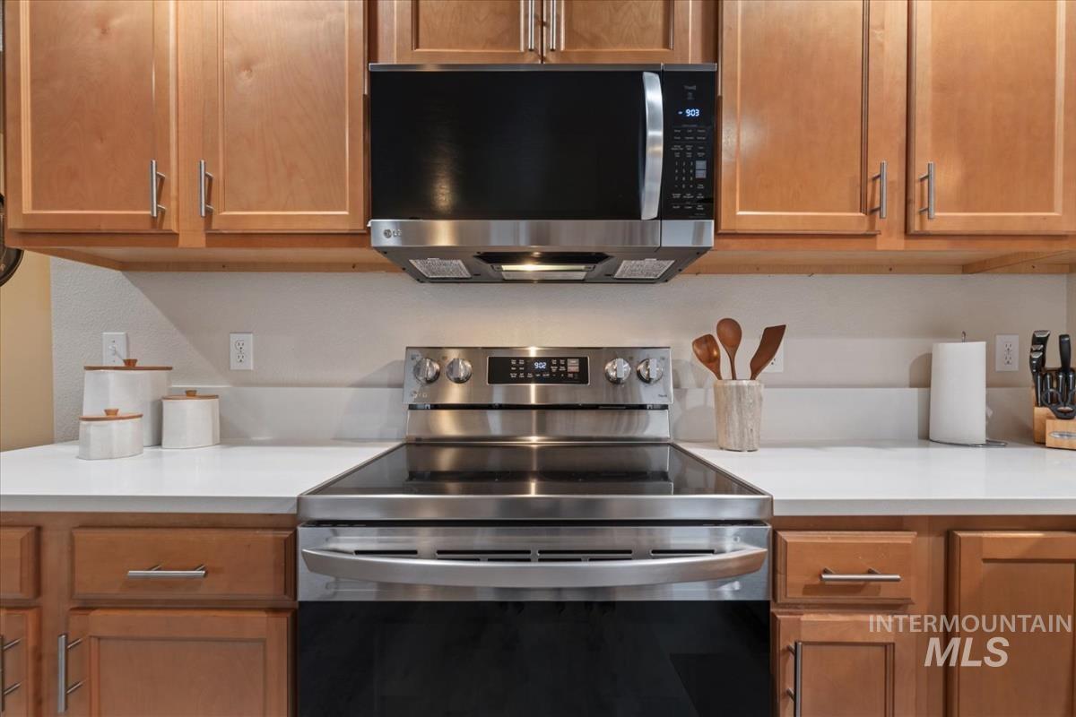 1894 E Deerhill Dr, Meridian, Idaho 83642, 4 Bedrooms, 2.5 Bathrooms, Residential For Sale, Price $499,999,MLS 98972581