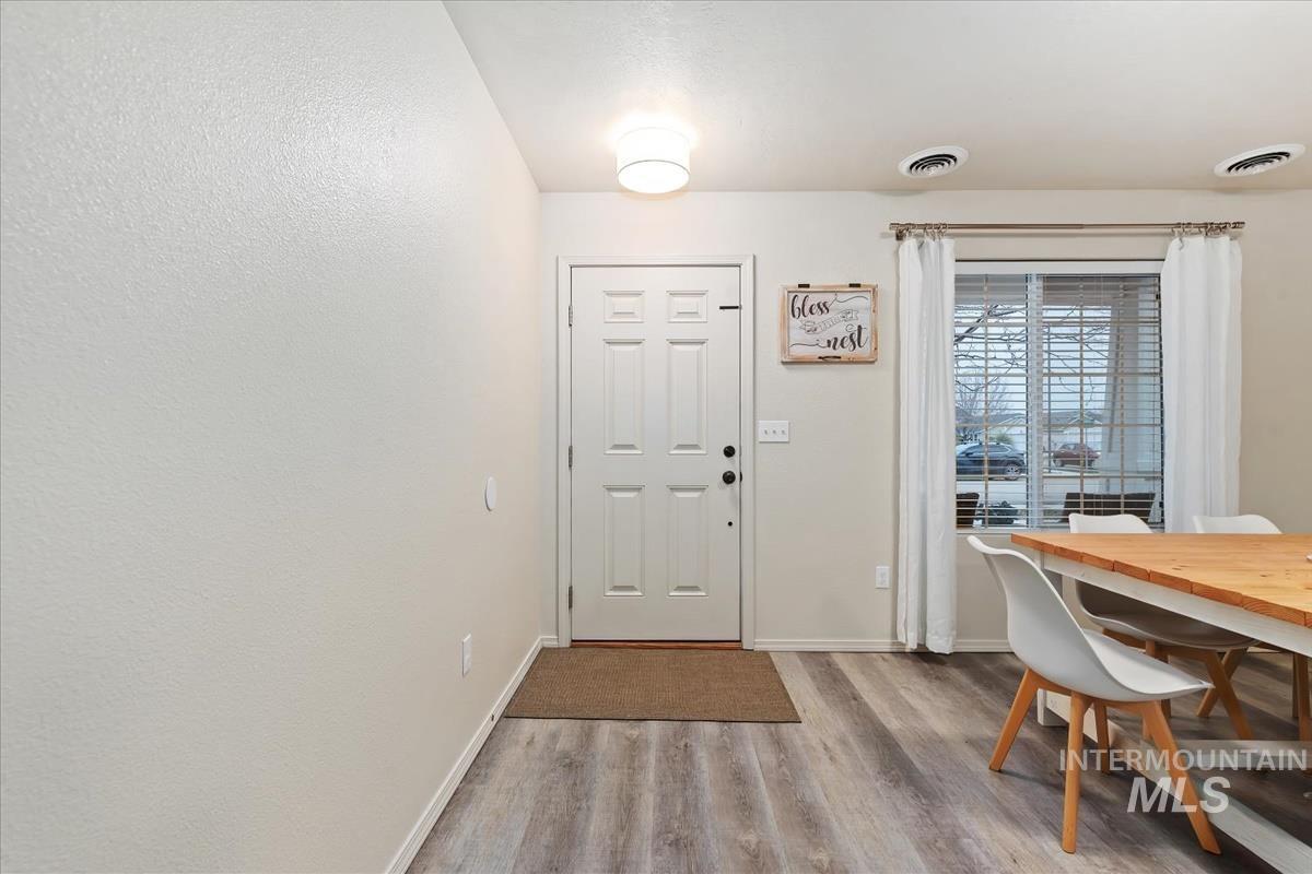 1894 E Deerhill Dr, Meridian, Idaho 83642, 4 Bedrooms, 2.5 Bathrooms, Residential For Sale, Price $499,999,MLS 98972581