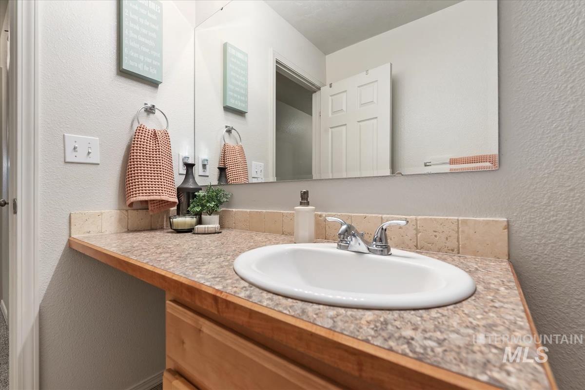 1894 E Deerhill Dr, Meridian, Idaho 83642, 4 Bedrooms, 2.5 Bathrooms, Residential For Sale, Price $499,999,MLS 98972581