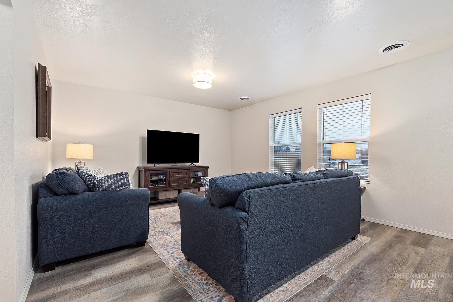 1894 E Deerhill Dr, Meridian, Idaho 83642, 4 Bedrooms, 2.5 Bathrooms, Residential For Sale, Price $499,999,MLS 98972581