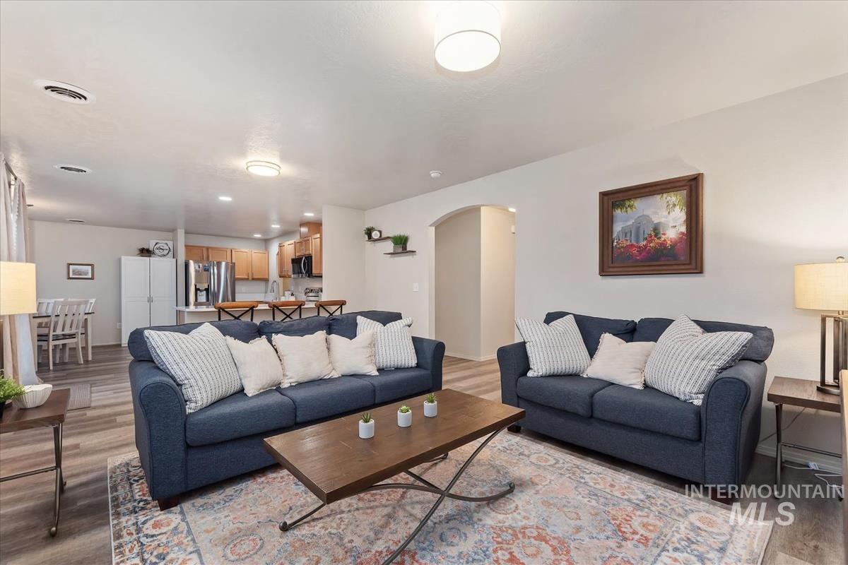 1894 E Deerhill Dr, Meridian, Idaho 83642, 4 Bedrooms, 2.5 Bathrooms, Residential For Sale, Price $499,999,MLS 98972581