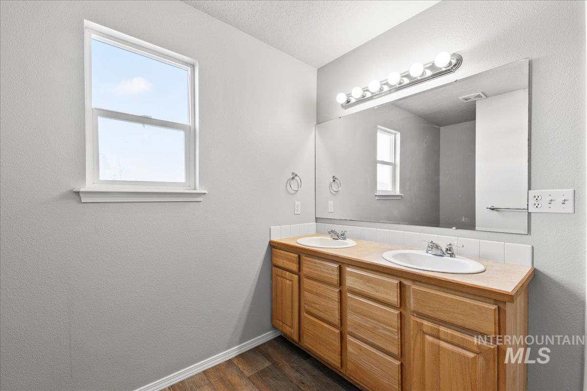 9168 W Lillywood Dr, Boise, Idaho 83709, 4 Bedrooms, 2.5 Bathrooms, Residential For Sale, Price $425,000,MLS 98972582