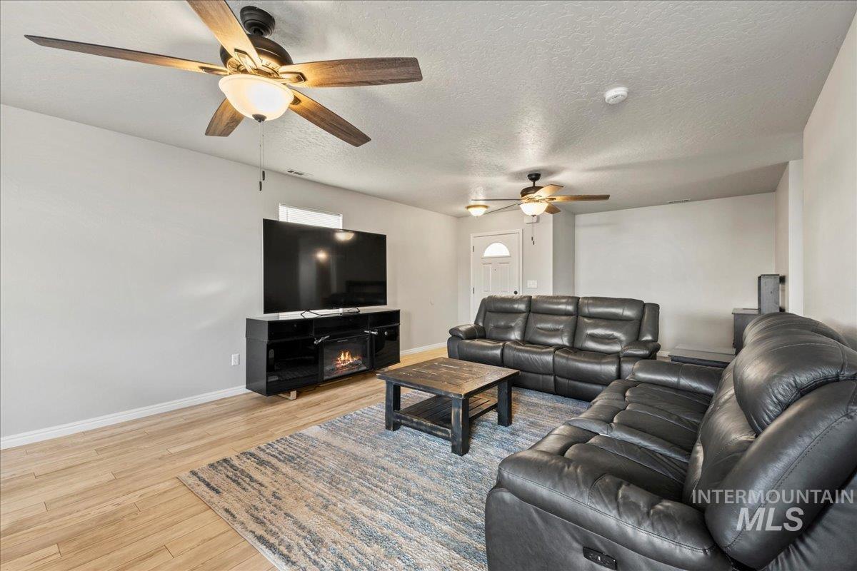 9168 W Lillywood Dr, Boise, Idaho 83709, 4 Bedrooms, 2.5 Bathrooms, Residential For Sale, Price $425,000,MLS 98972582