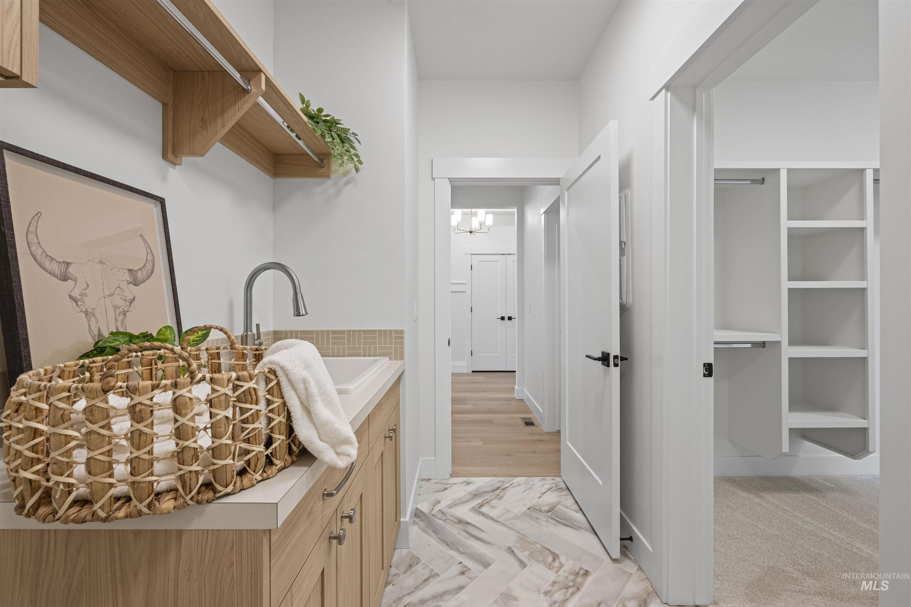 707 E Merino St, Kuna, Idaho 83634-5583, 3 Bedrooms, 2.5 Bathrooms, Residential For Sale, Price $729,900,MLS 98972585