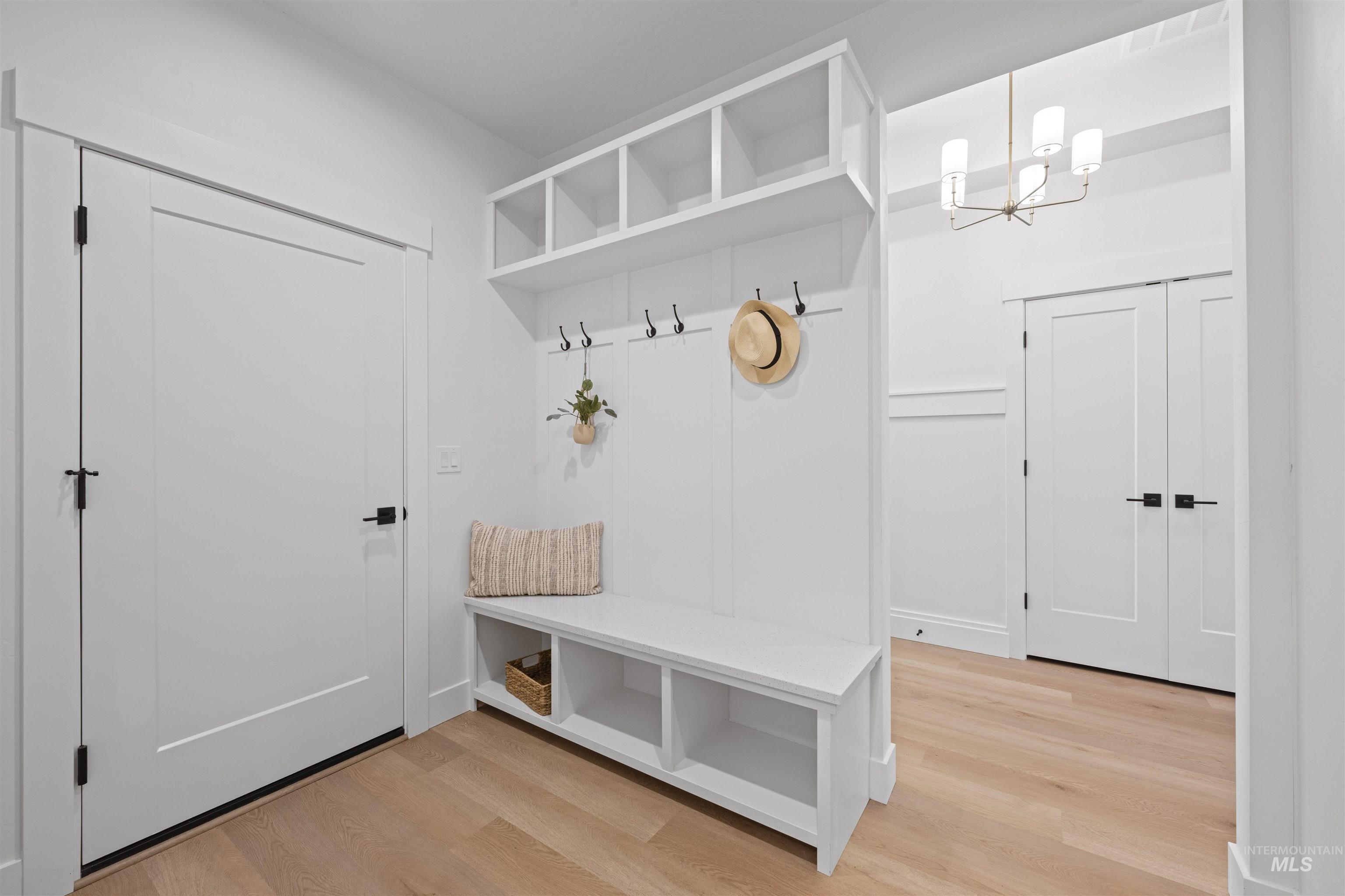 707 E Merino St, Kuna, Idaho 83634-5583, 3 Bedrooms, 2.5 Bathrooms, Residential For Sale, Price $729,900,MLS 98972585