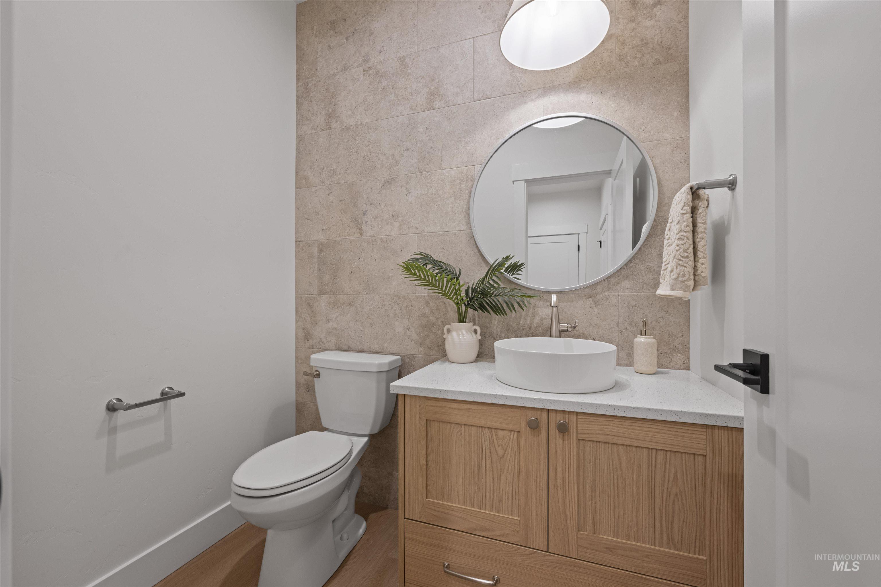 707 E Merino St, Kuna, Idaho 83634-5583, 3 Bedrooms, 2.5 Bathrooms, Residential For Sale, Price $729,900,MLS 98972585