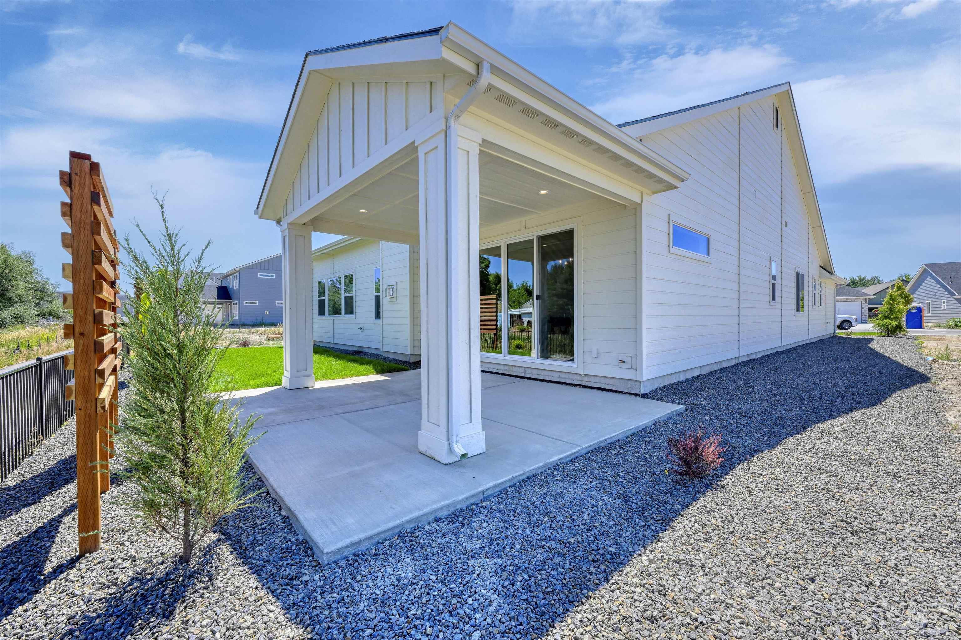 707 E Merino St, Kuna, Idaho 83634-5583, 3 Bedrooms, 2.5 Bathrooms, Residential For Sale, Price $729,900,MLS 98972585