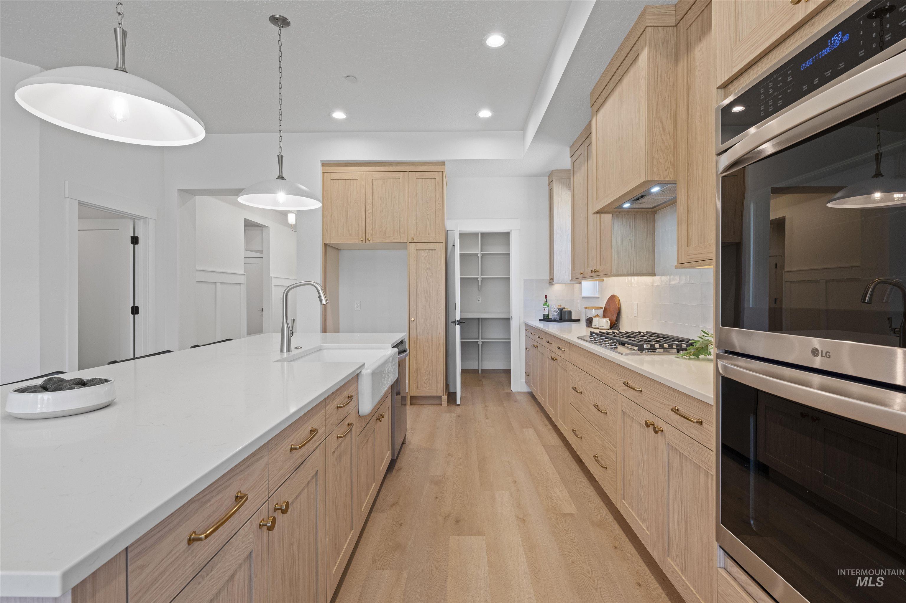 707 E Merino St, Kuna, Idaho 83634-5583, 3 Bedrooms, 2.5 Bathrooms, Residential For Sale, Price $729,900,MLS 98972585