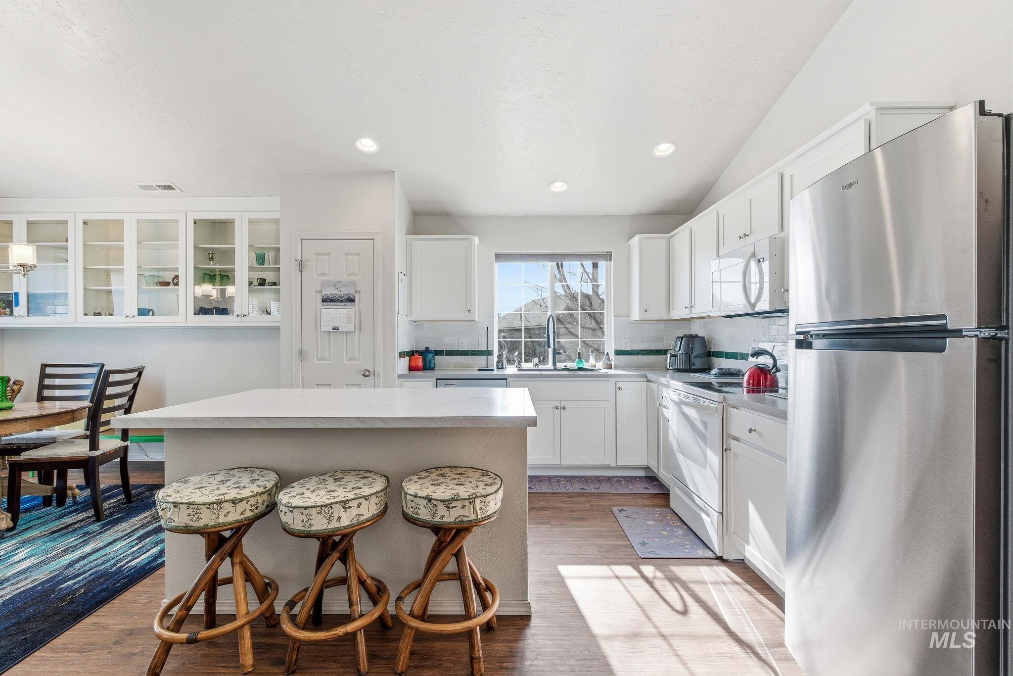 3530 S Clark Fork Ave., Nampa, Idaho 83686, 3 Bedrooms, 2 Bathrooms, Residential For Sale, Price $391,000,MLS 98972586