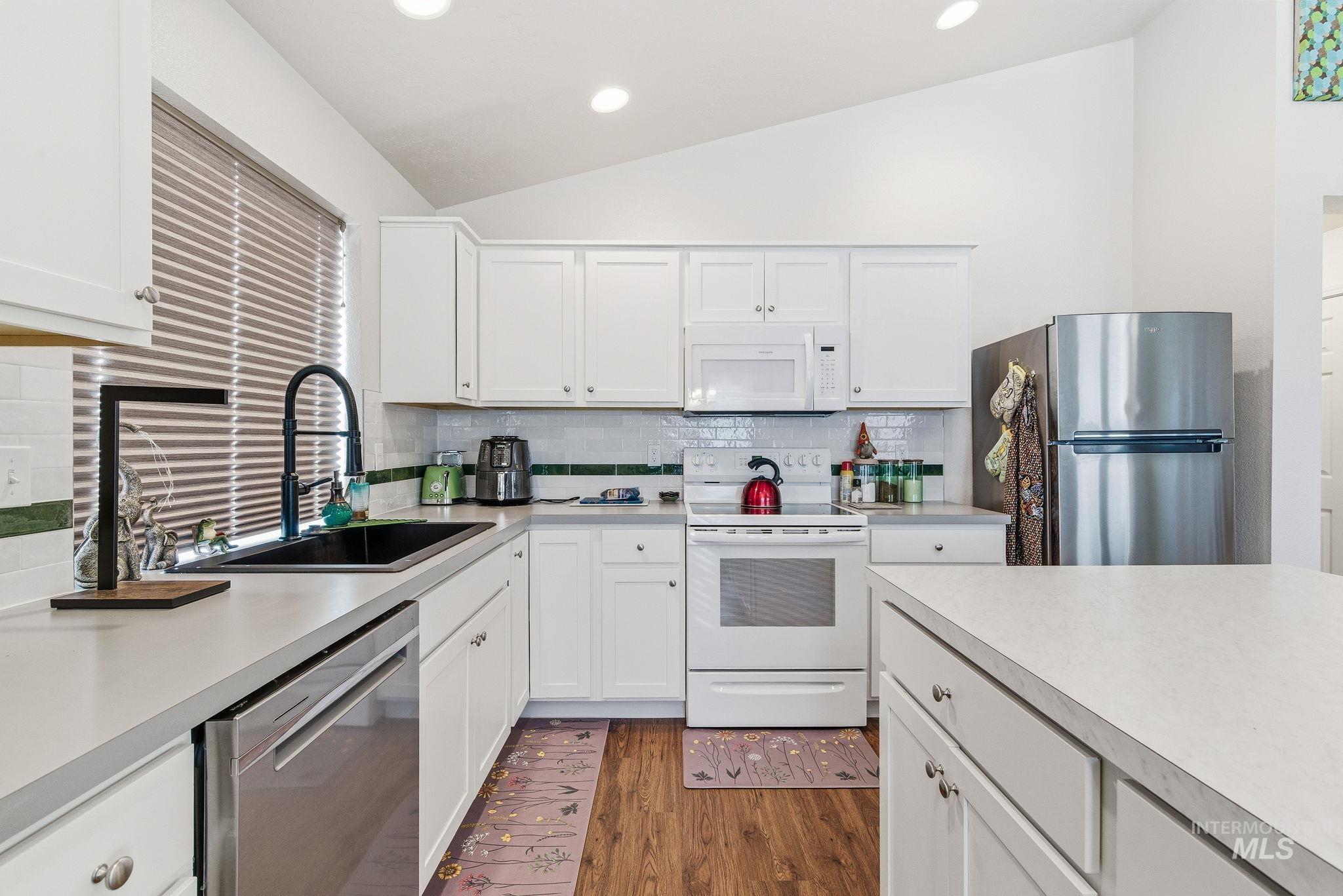 3530 S Clark Fork Ave., Nampa, Idaho 83686, 3 Bedrooms, 2 Bathrooms, Residential For Sale, Price $391,000,MLS 98972586