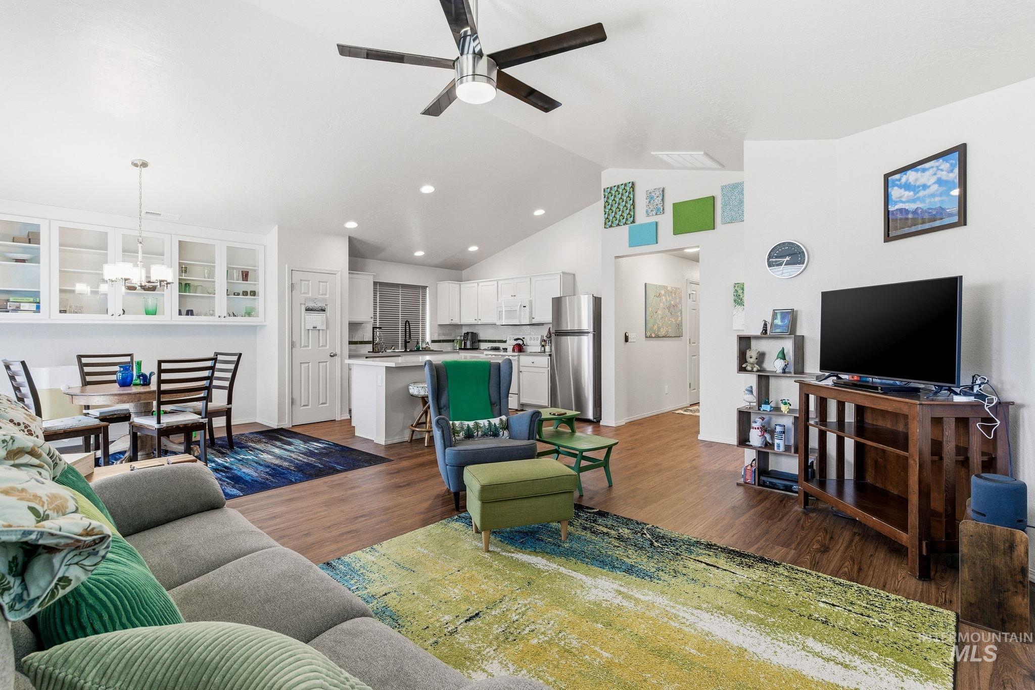 3530 S Clark Fork Ave., Nampa, Idaho 83686, 3 Bedrooms, 2 Bathrooms, Residential For Sale, Price $391,000,MLS 98972586