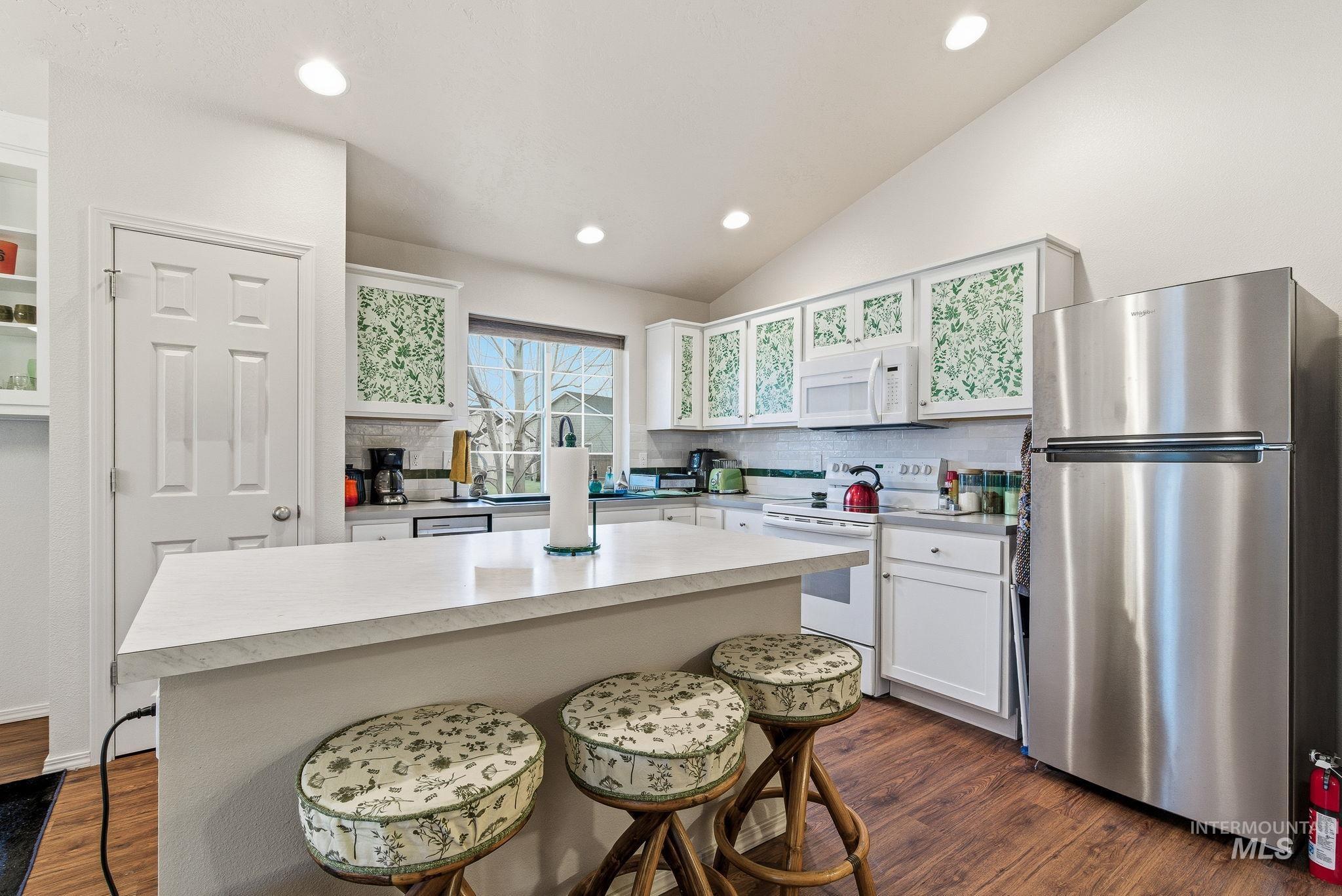 3530 S Clark Fork Ave., Nampa, Idaho 83686, 3 Bedrooms, 2 Bathrooms, Residential For Sale, Price $391,000,MLS 98972586