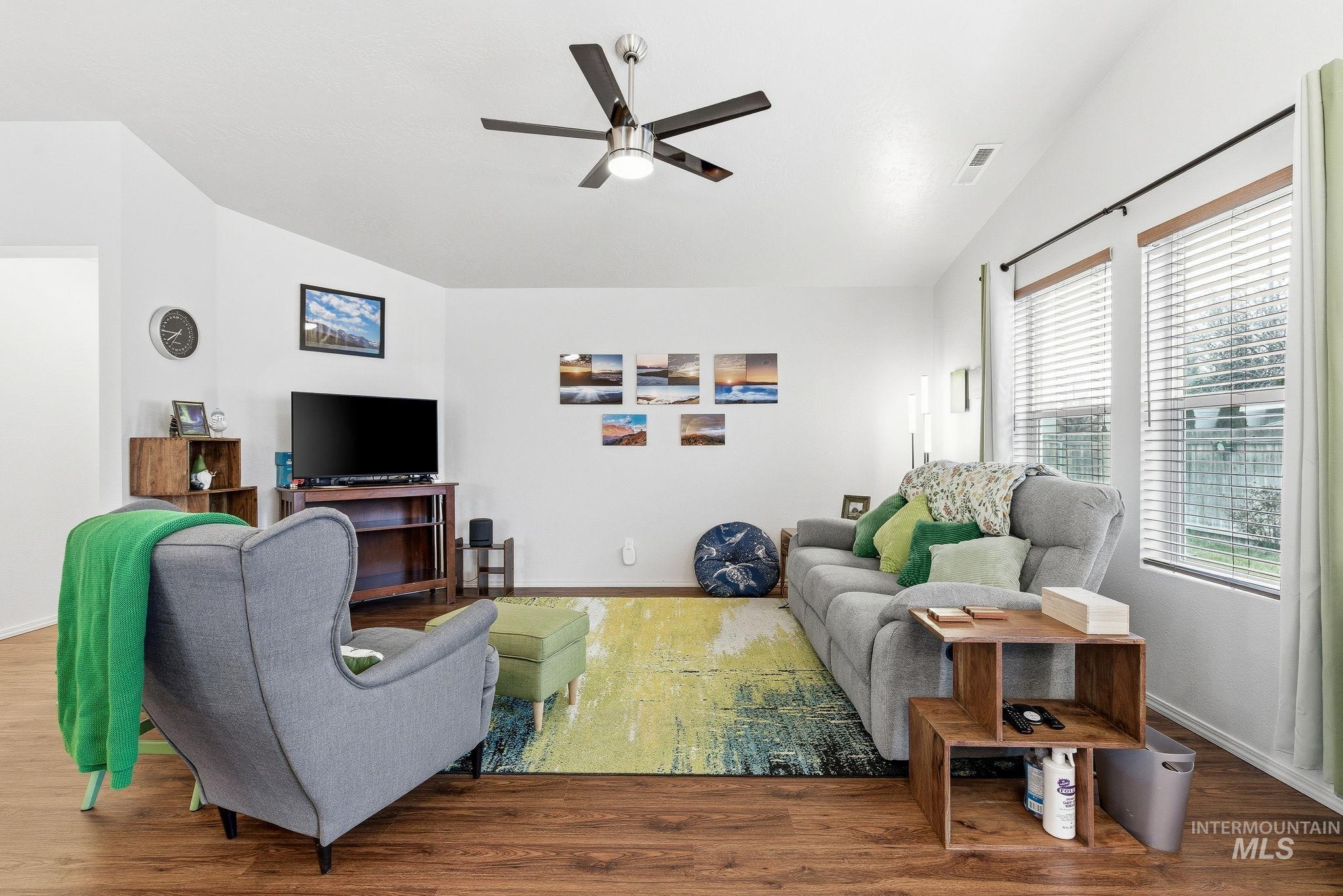 3530 S Clark Fork Ave., Nampa, Idaho 83686, 3 Bedrooms, 2 Bathrooms, Residential For Sale, Price $391,000,MLS 98972586