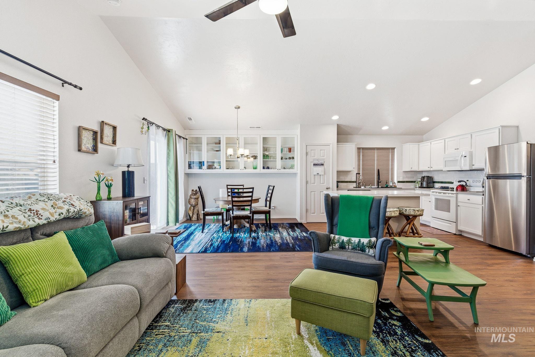 3530 S Clark Fork Ave., Nampa, Idaho 83686, 3 Bedrooms, 2 Bathrooms, Residential For Sale, Price $391,000,MLS 98972586