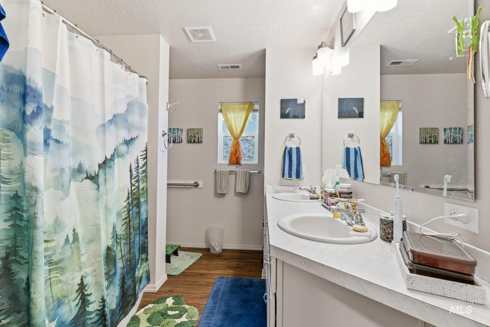 3530 S Clark Fork Ave., Nampa, Idaho 83686, 3 Bedrooms, 2 Bathrooms, Residential For Sale, Price $391,000,MLS 98972586