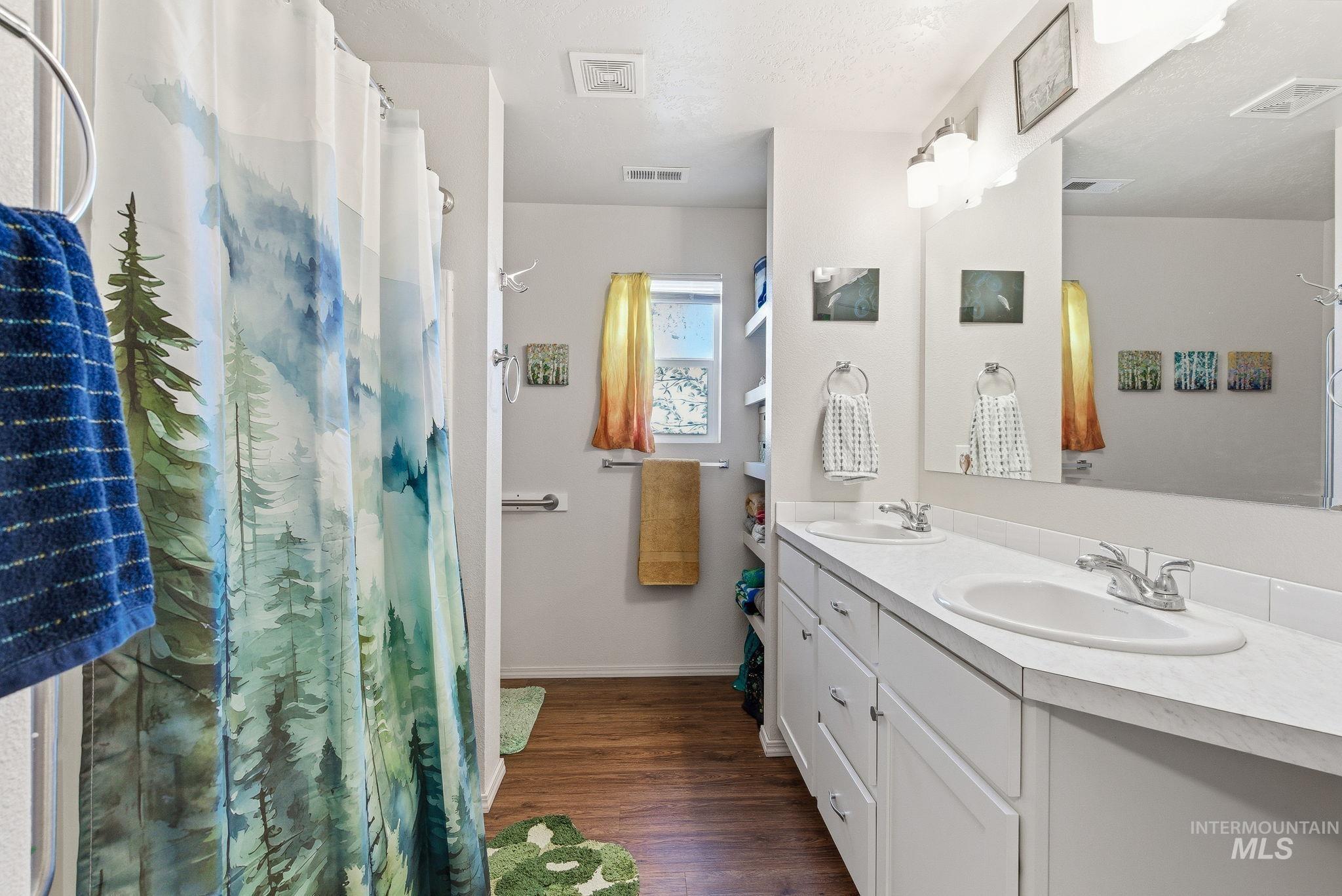 3530 S Clark Fork Ave., Nampa, Idaho 83686, 3 Bedrooms, 2 Bathrooms, Residential For Sale, Price $391,000,MLS 98972586