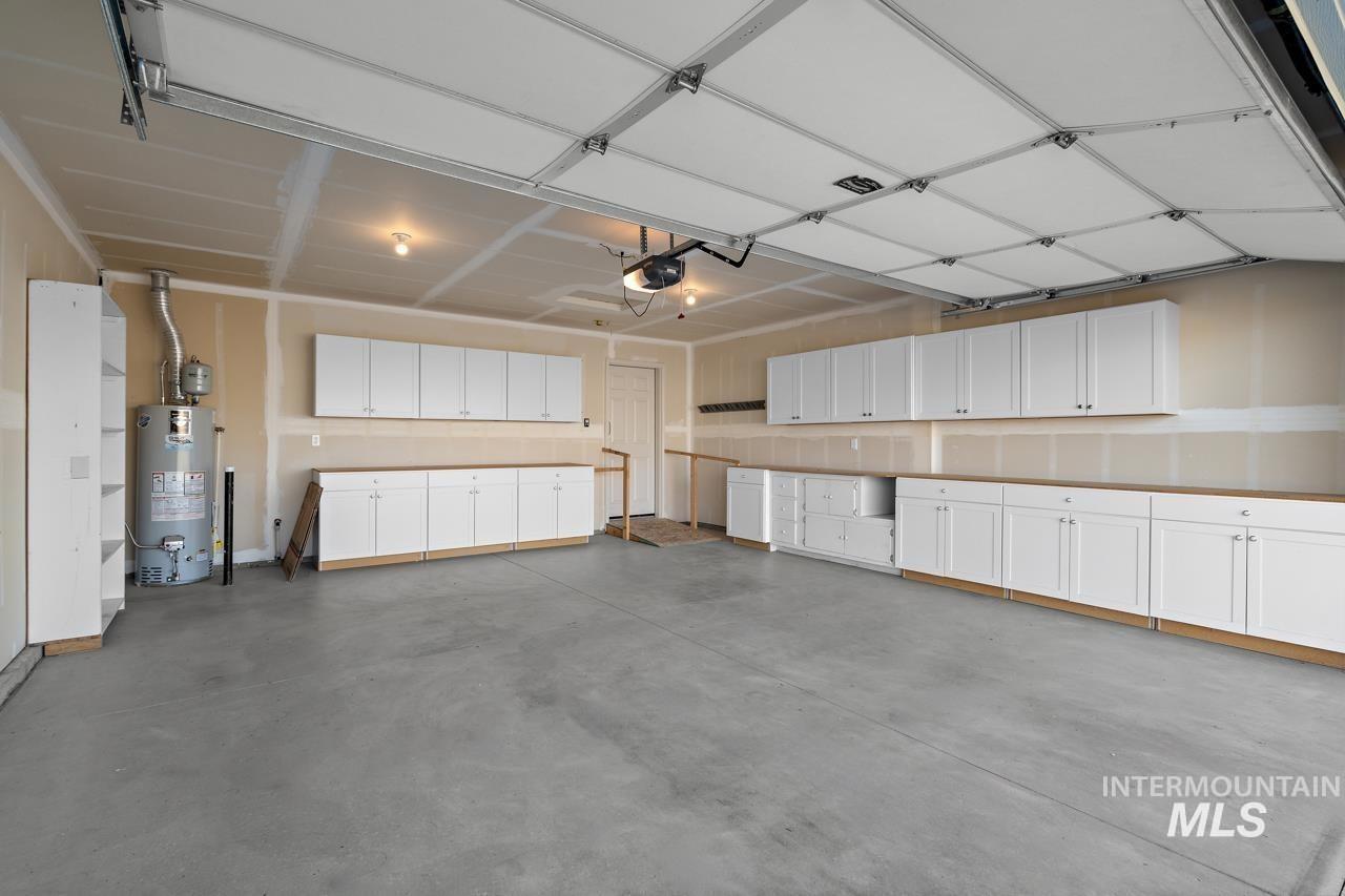 3530 S Clark Fork Ave., Nampa, Idaho 83686, 3 Bedrooms, 2 Bathrooms, Residential For Sale, Price $391,000,MLS 98972586