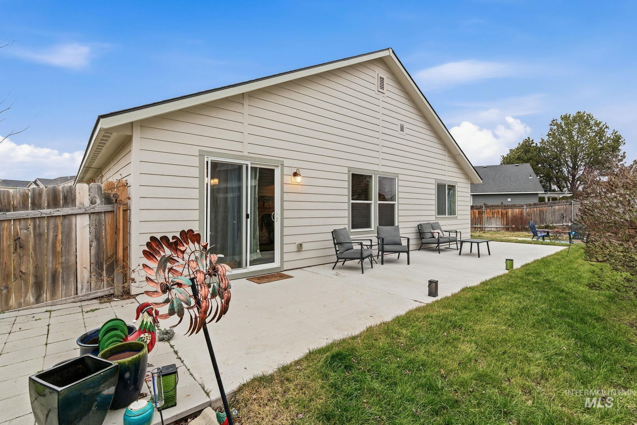 3530 S Clark Fork Ave., Nampa, Idaho 83686, 3 Bedrooms, 2 Bathrooms, Residential For Sale, Price $391,000,MLS 98972586