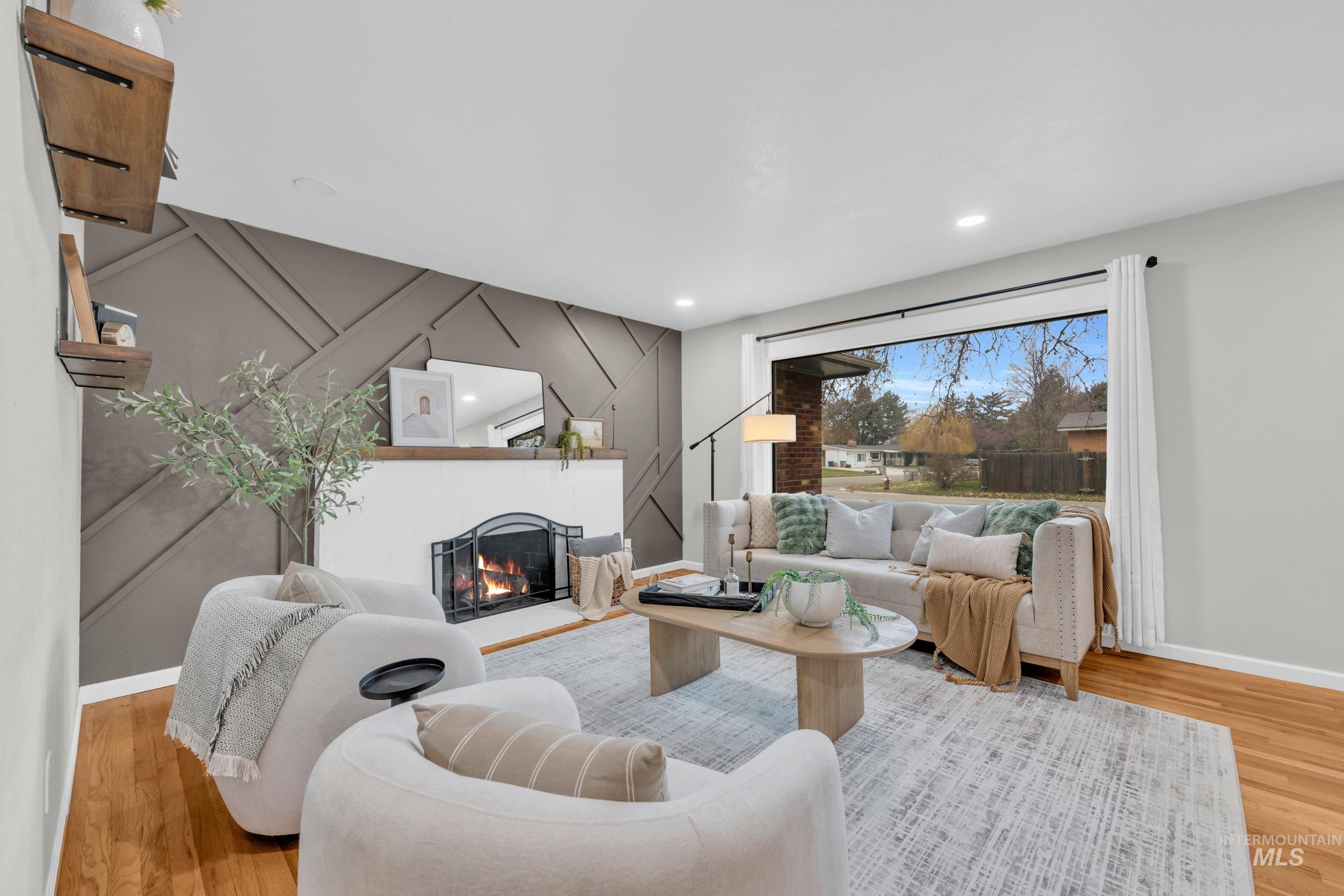 2908 S Meadowbrook, Boise, Idaho 83705-4640, 3 Bedrooms, 1.5 Bathrooms, Residential For Sale, Price $450,000,MLS 98972587