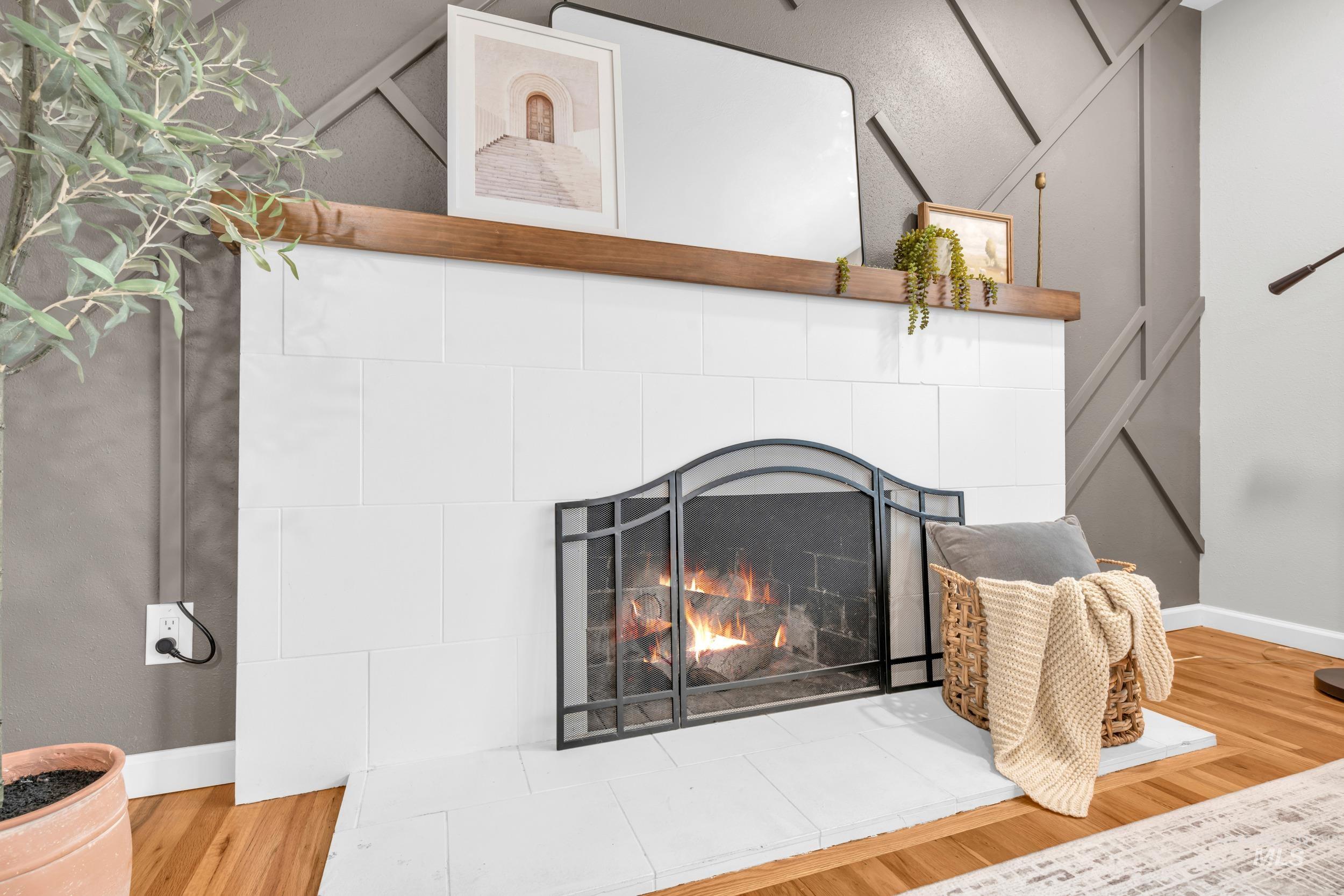 2908 S Meadowbrook, Boise, Idaho 83705-4640, 3 Bedrooms, 1.5 Bathrooms, Residential For Sale, Price $450,000,MLS 98972587