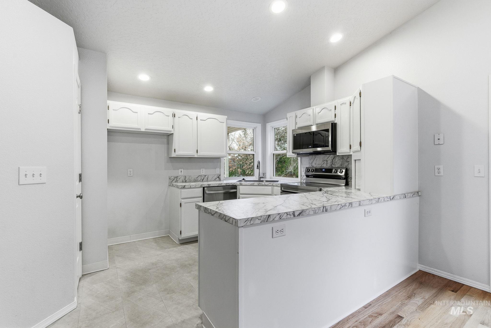 8911 W Victory Rd, Boise, Idaho 83709, 3 Bedrooms, 3 Bathrooms, Residential For Sale, Price $659,900,MLS 98972588