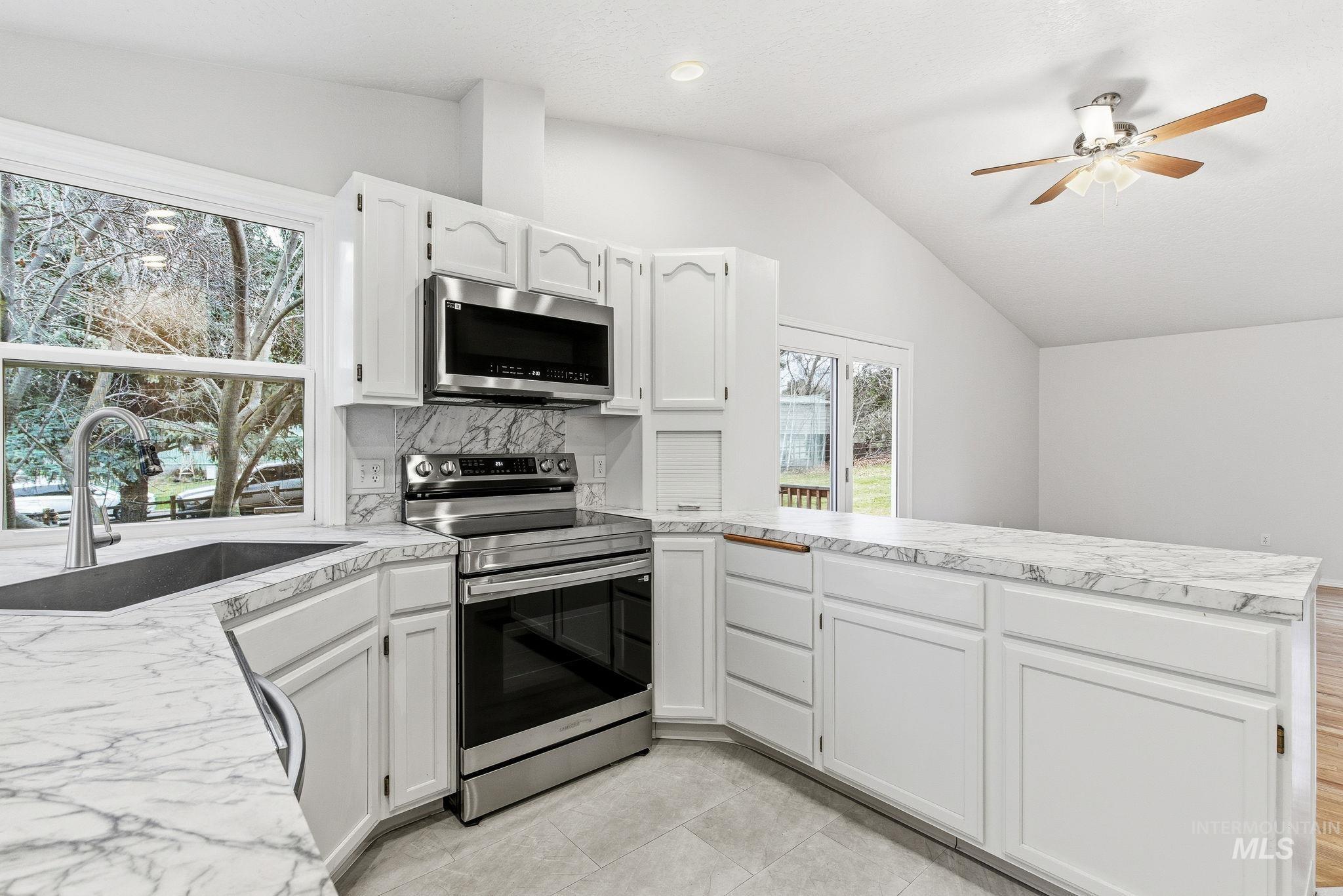 8911 W Victory Rd, Boise, Idaho 83709, 3 Bedrooms, 3 Bathrooms, Residential For Sale, Price $659,900,MLS 98972588