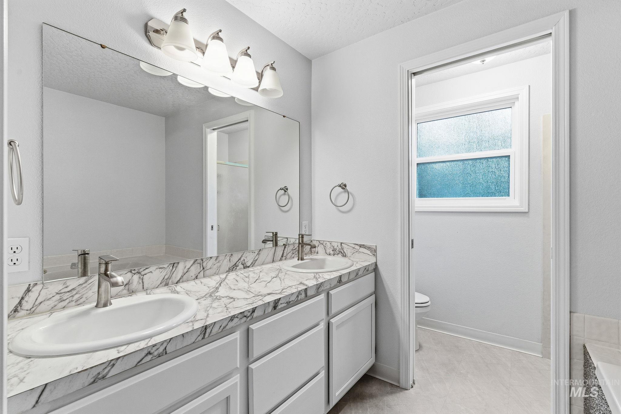 8911 W Victory Rd, Boise, Idaho 83709, 3 Bedrooms, 3 Bathrooms, Residential For Sale, Price $659,900,MLS 98972588