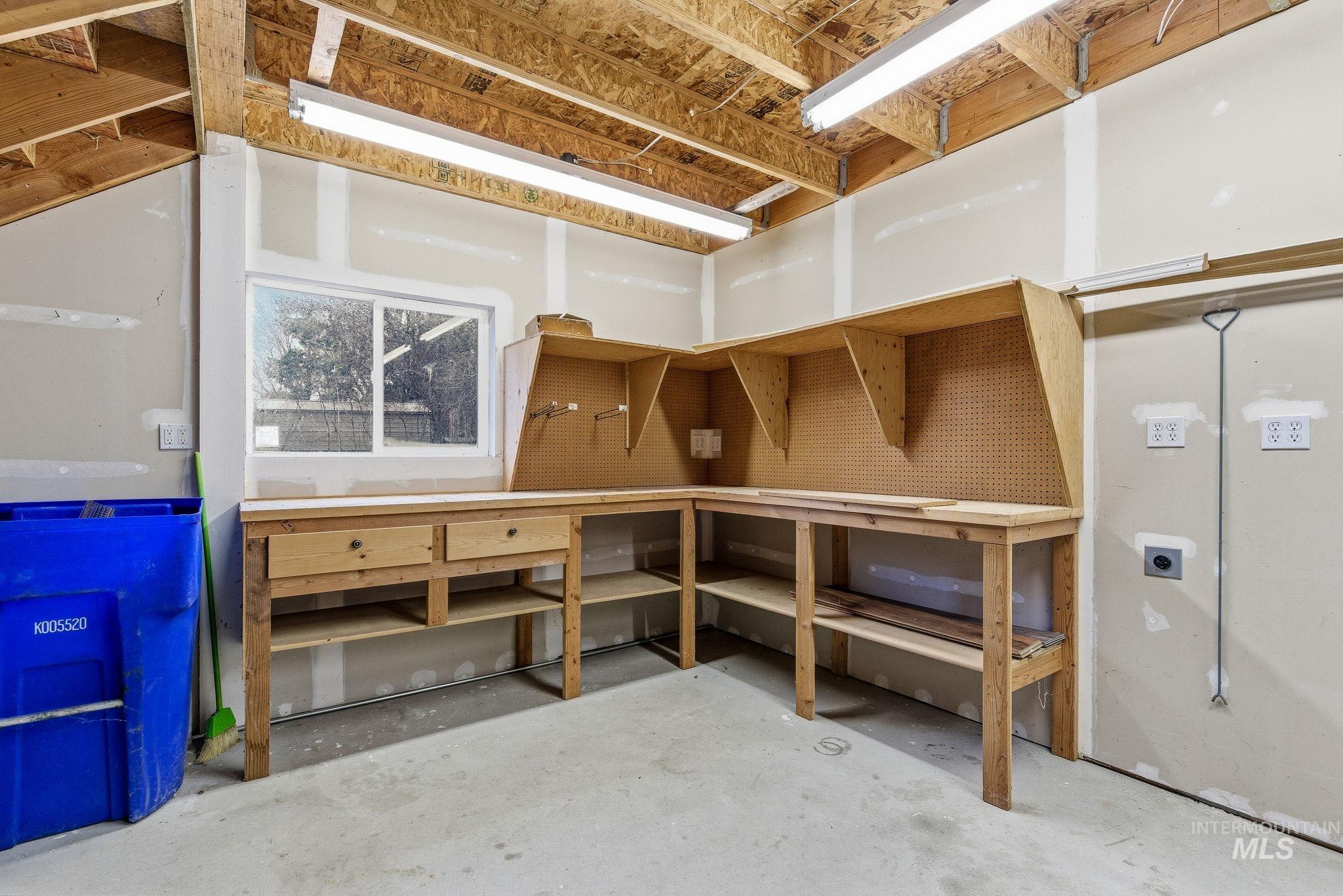 8911 W Victory Rd, Boise, Idaho 83709, 3 Bedrooms, 3 Bathrooms, Residential For Sale, Price $659,900,MLS 98972588