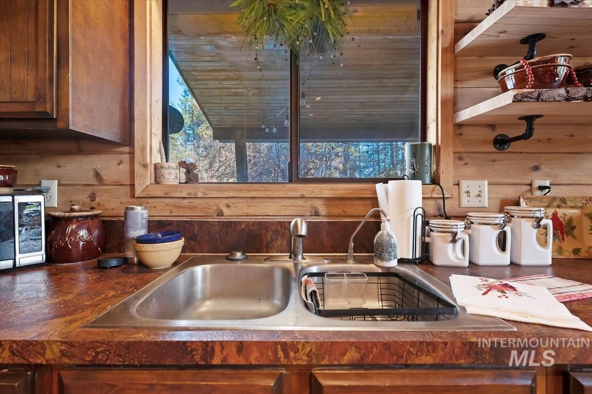 20 North Trail, Garden Valley, Idaho 83622, 3 Bedrooms, 2 Bathrooms, Residential For Sale, Price $569,000,MLS 98972590