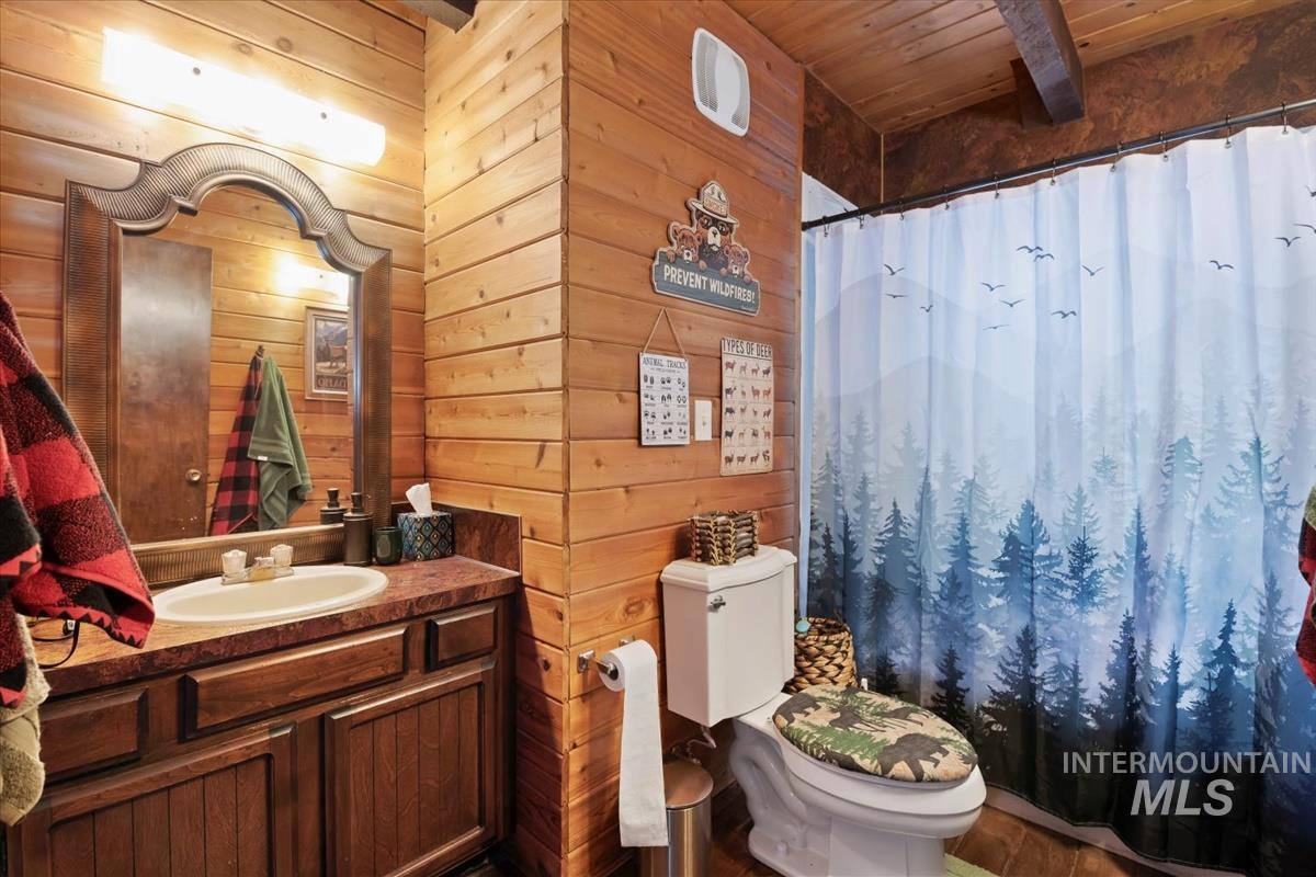 20 North Trail, Garden Valley, Idaho 83622, 3 Bedrooms, 2 Bathrooms, Residential For Sale, Price $569,000,MLS 98972590