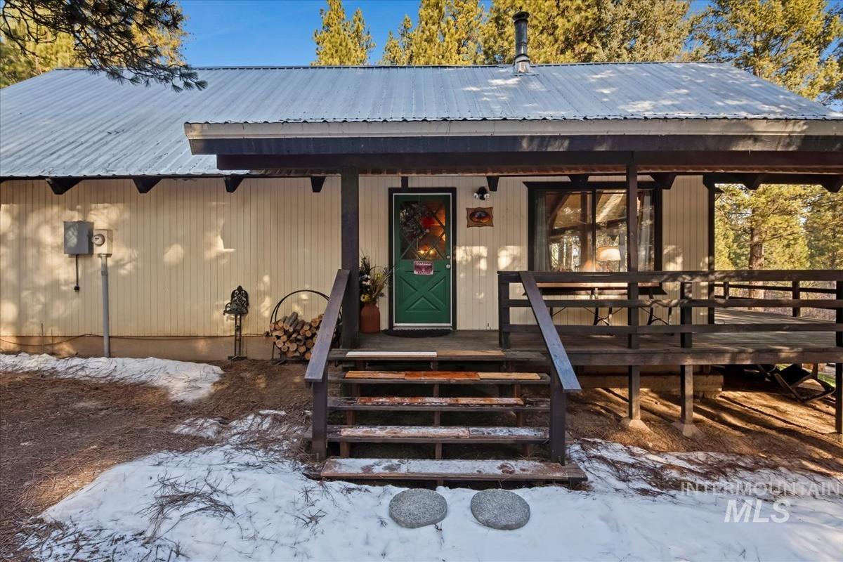 20 North Trail, Garden Valley, Idaho 83622, 3 Bedrooms, 2 Bathrooms, Residential For Sale, Price $569,000,MLS 98972590