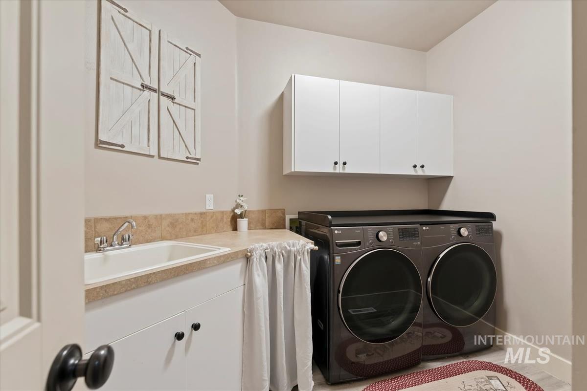 4512 N Trail Blazer Pl, Meridian, Idaho 83646, 4 Bedrooms, 2.5 Bathrooms, Residential For Sale, Price $774,900,MLS 98972592