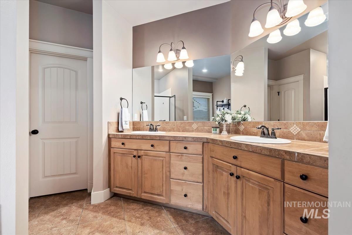 4512 N Trail Blazer Pl, Meridian, Idaho 83646, 4 Bedrooms, 2.5 Bathrooms, Residential For Sale, Price $774,900,MLS 98972592