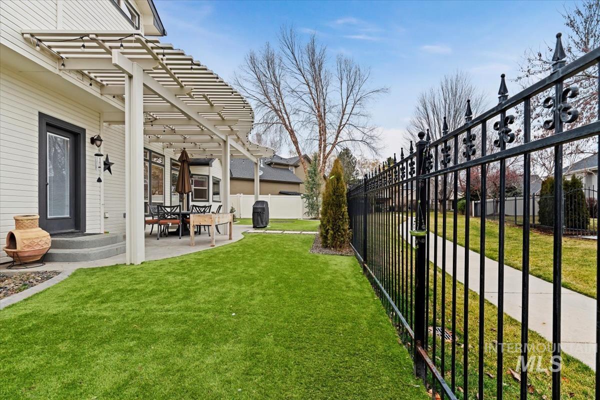 4512 N Trail Blazer Pl, Meridian, Idaho 83646, 4 Bedrooms, 2.5 Bathrooms, Residential For Sale, Price $774,900,MLS 98972592