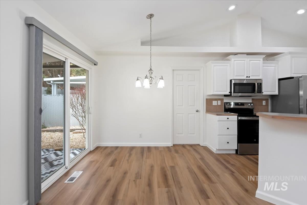 8093 W Penny Ln., Garden City, Idaho 83714, 2 Bedrooms, 2.5 Bathrooms, Residential For Sale, Price $404,900,MLS 98972595